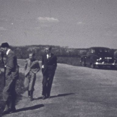 Kenteken: A 39639; Nash Ambassador, foto: still uit de film "Diversen Mulder 2" coll. GrA (2209-AV21906)