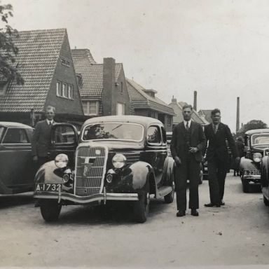 Kenteken: A 1732; Ford, 1935, foto: Garage Blaauw, Midwolda