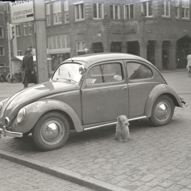 Kenteken: A 31378; Volkswagen, Groningen, Zuiderdiep, 1950 (2248-767); Fotograaf: Fotobedrijf Piet Boonstra