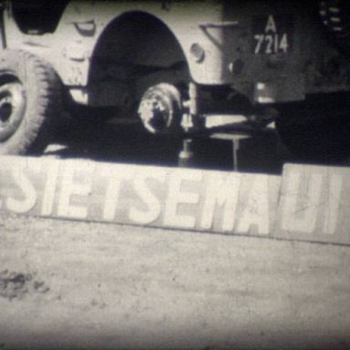 Kenteken: A 7214; Jeep, Uithuizermeeden, 1954, foto: Still uit GAVA film AV0301