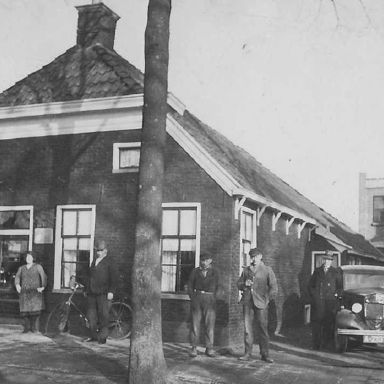 Kenteken: A 21378; Ford Y, foto F. Wijbenga