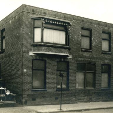 Kenteken: A 5801; Pontiac, foto in bezit van J.P.A. Wortelboer