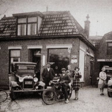 Kenteken: A 2139; Eenrum 1925, foto uit "Eenrum vroeger en later" (1761-1012)