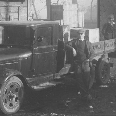 Kenteken: A 7971; Ford, Groningen, Verlengde Lodewijkstraat 1932, foto: uitsnede 1785-4178.jpg