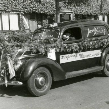 Kenteken: A 18271; Ford, Bloemencorso 08-09-1938 (2139-4-025)