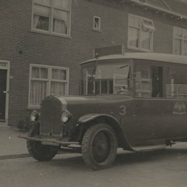 Kenteken: A 9259; Faun bus, Graaf Adolfstraat Groningen, foto: H. Renkema
