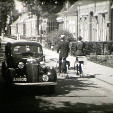 Kenteken: A 16950; weg naar Eelde, foto: Still uit GAVA-film AV0839