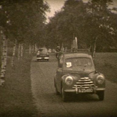 Kenteken: A 25480; Skoda, foto: Still uit GAVA-film AV0466