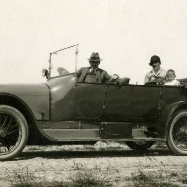 Kenteken: A 9159; Delahaye, foto uit archief G. W. H. van Imhoff (2406-57)