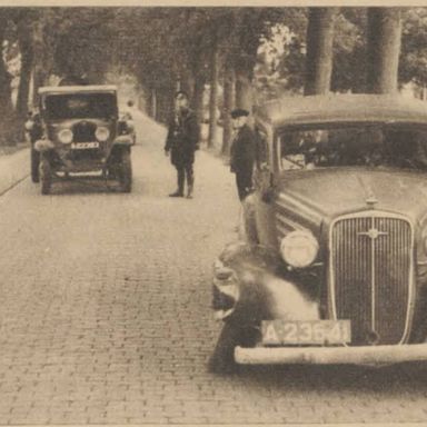 Kenteken: A 23641; Chevrolet, foto: "Het Noorden in Woord en Beeld" 10-06-1938