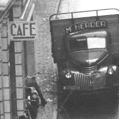Kenteken: A 25079; Chevrolet, Groningen, Visserstraat 1952, foto: uitsnede 1785-28635.jpg