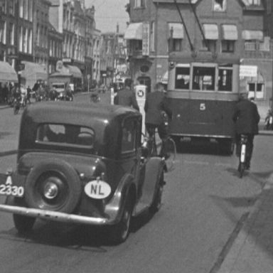 Kenteken: A 22330; foto: Still uit GAVA-film AV4781
