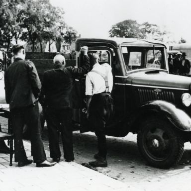 Kenteken: A 22325; Keuring Ford, Hoogkerk, september 1939 (2138-802)