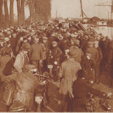 Kenteken: A 11151; Winschoterdiep bij Westerbroek, foto: "Het Noorden in Woord en Beeld" 25-04-1935