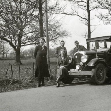 Kenteken: A 1743; Chrysler, foto uit 'De geschiedenis van J.K. van der Molen's Automobielbedrijf etc'. (1769-17988)