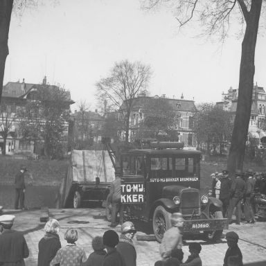 Kenteken: A 13660; GMC, Groningen, Stationsweg ca. 1928 (1785-5488)