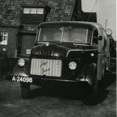 Kenteken: A 24096; Steyr vrachtwagen, foto: collectie Veenkoloniaal Museum (vm 3.0 ve in 160)