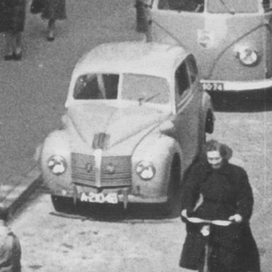 Kenteken: A 21048; Aero Minor, Stoeldraaierstraat Groningen ca. 1954, foto: uitsnede 1785-00030.jpg
