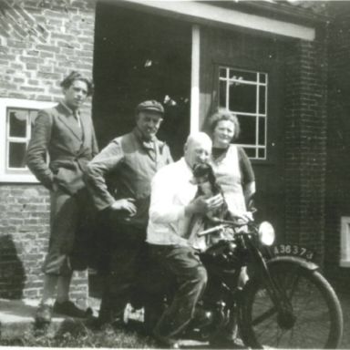Kenteken: A 36373; foto: archief Familie Wiersma / Bron, Gaaikemaweer (AW2016-158)