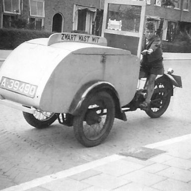 Kenteken: A 39490; Evert Dusseljee met waskar, foto: H. J. Koop