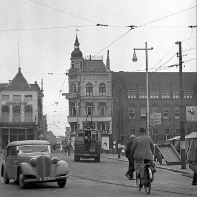 Kenteken: A 31300; DKW, Groningen, Grote Markt , 26-05-1944, bron: NVBS-Railverzamelingen (NEG 148-107) fotograaf: J. Voerman