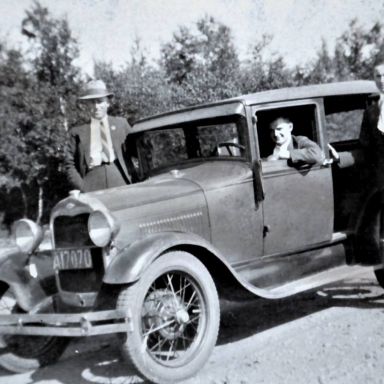 Kenteken: A 17070; Ford, geheel rechts H.G. Jonker Wedderveer, foto: R. Gerlofs