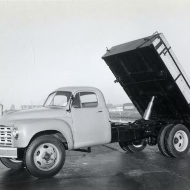Kenteken: A 46162; Studebaker, 1949, foto: <a href='https://hetutrechtsarchief.nl/beeld/50A2FAD5417F5F648947D6BAF9B0C60A' target='_blank'>Utrechts Archief, catalogusnummer 811744</a>