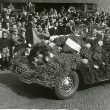 Kenteken: A 28555; Bloemencorso 08-09-1938 (2139-4-050)