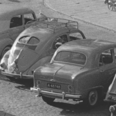 Kenteken: A 48748; Austin A50, Groningen, Zuiderdiep, 1955, foto: uitsnede 2248-5909.jpg; Fotograaf: Fotobedrijf Piet Boonstra