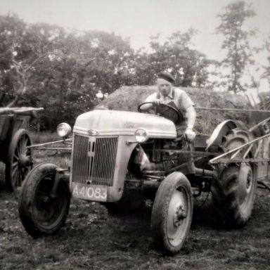 Kenteken: A 41083; Tammo Steenbergen op de Ford Dearborn, foto: J. Houten