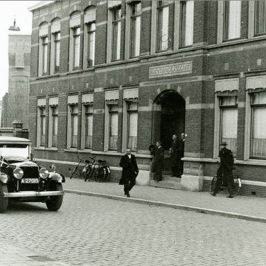 Kenteken: A 27015; Kattenhage 29-03-1940, foto: H. Renkema
