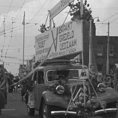 Kenteken: A 42572; Citroën TA, Groningen, 1948, foto: Still uit GAVA-film AV0893