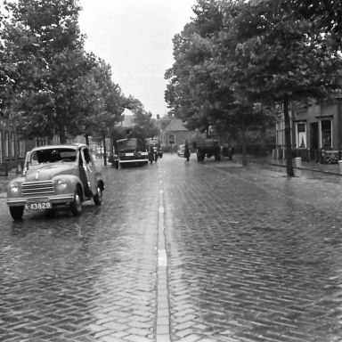 Kenteken: A 43829; FIAT 500,  Ongeval Groningerstraat, 15-9-50 foto: L. Huizinga