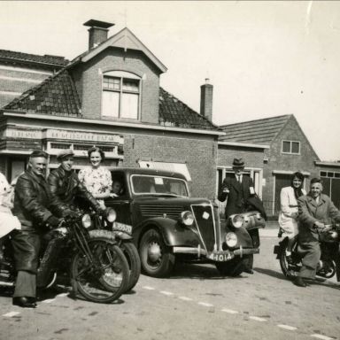 Kenteken: A 35570; A-26302 en A-35570 en A-1014 en A-35375, ca. 1947, foto: J Nagel