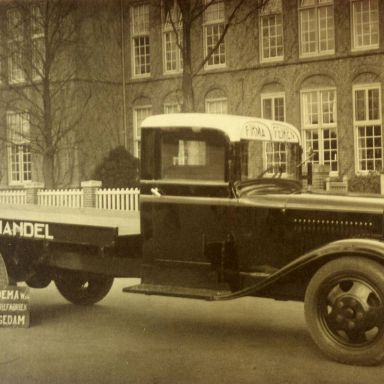 Kenteken: A 8298; Dodge, foto: archief W. Mollema