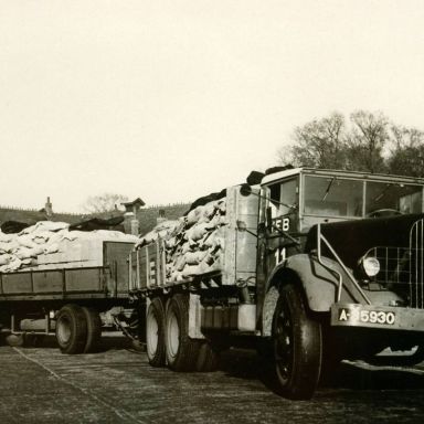 Kenteken: A 35930; Mack,  foto: archief W. Mollema