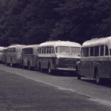 Kenteken: A 39770; Bus, still uit de film "De grote trek", Luut Bartels, 02-06-1952, coll. GrA (2209-AV0467)