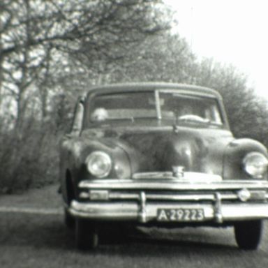 Kenteken: A 29223; Kaiser Frazer, Stadspark, 1952, foto: still uit AV4523, collectie Groninger Archieven