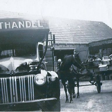 Kenteken: A 18153; Ford, foto: <a href='https://nl-nl.facebook.com/Vissersdijk-History-Winschoten-583770398339545/' target='_blank'>facebookpagina vissersdijk history</a>