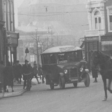 Kenteken: A 12334; Chevrolet, Groningen, Tussen beide Markten ca. 1930. foto: uitsnede 1785-2382.jpg