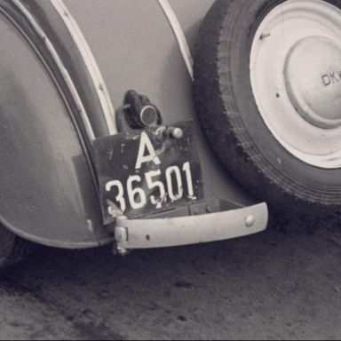 Kenteken: A 36501; DKW, foto: still uit "Handelsfilm Bellingwolde", A.C.F.O., 1954, coll. GrA (2209-4086)