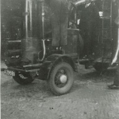Kenteken: A 29685; Chevrolet met gasgenerator, foto: J. Harmsen