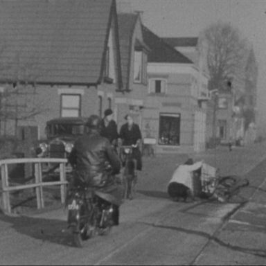 Kenteken: A 1774; foto: Still uit GAVA-film AV7574 (1936)