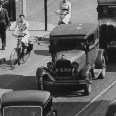 Kenteken: A 16700; Ford, Groningen, Hereweg 1937, foto: uitsnede 1785-1233.jpg