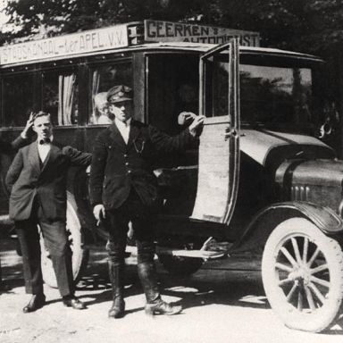 Kenteken: A 2319; Ford, foto: <a href='https://www.facebook.com/groups/terapelvanvroeger/photos/' target='_blank'>facebookpagina Ter Apel & Ter Apelkanaal van vroeger</a>