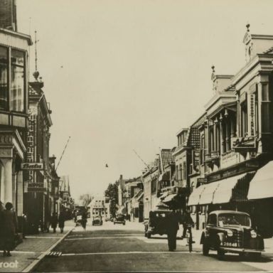 Kenteken: A 28848; Opel, Kerkstraat Veendam, foto: collectie Veenkoloniaal Museum ( Ve Ke 38)