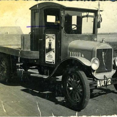 Kenteken: A 14702; Ford TT vrachtwagen, foto: Streekhistorisch Centrum Stadskanaal (895)