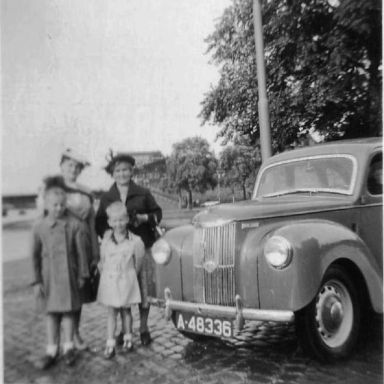 Kenteken: A 48336; Ford Prefect, 1950, foto: H. Duijker