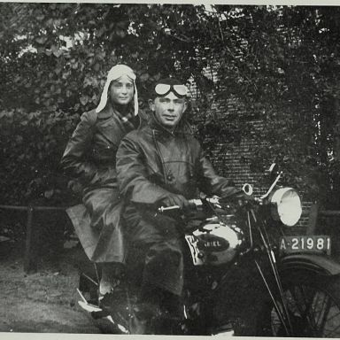 Kenteken: A 21981; E. Zijlstra en J.G. Zijlstra Verwer op de Ariël, foto: J. Noteboom