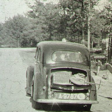 Kenteken: A 9787; Morris 10, ca. 1952, foto: Still uit GAVA-film AV4346